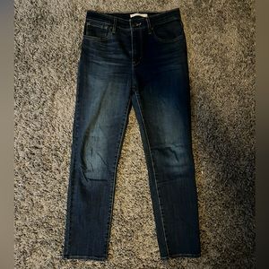 Levi’s 724 High Rise Straight Crop Jeans